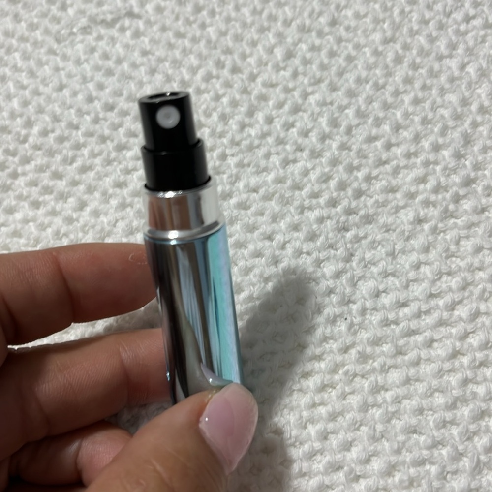 Refillable perfume atomizers - Picture 2 of 2